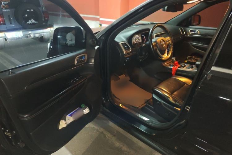 Used Jeep Grand Cherokee 2016 3.0L Comfort Navigation Edition Driver Seat