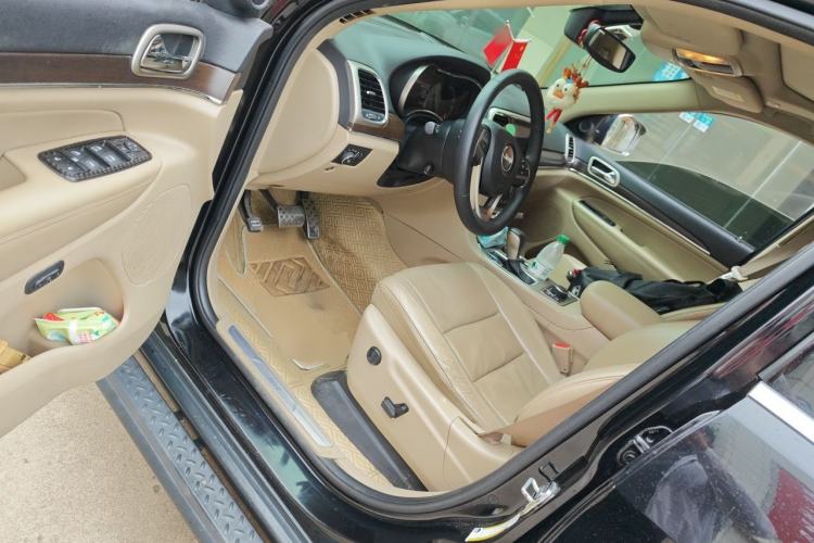 Used Jeep Grand Cherokee  Driver Seat