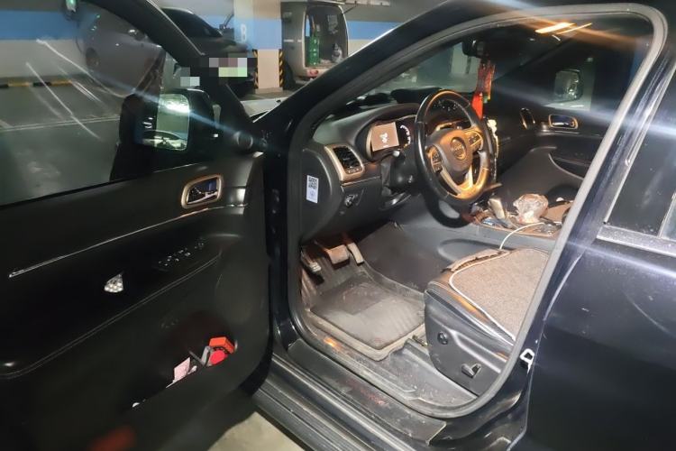 Used Jeep Grand Cherokee 2016 3.0L Comfort Navigation Edition Driver Seat