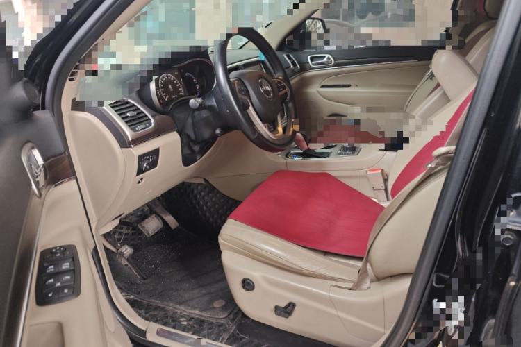 Used Jeep Grand Cherokee 2016 3.6L 75th Anniversary Tribute Edition Driver Seat