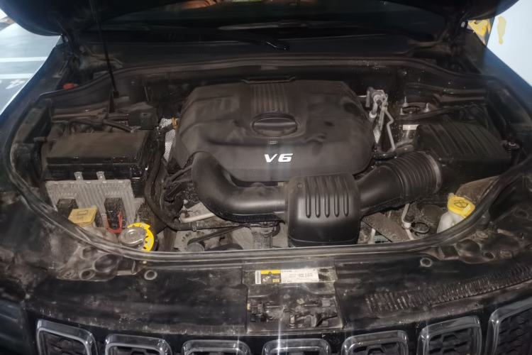 Used Jeep Grand Cherokee 2016 3.0L Comfort Navigation Edition Engine Bay