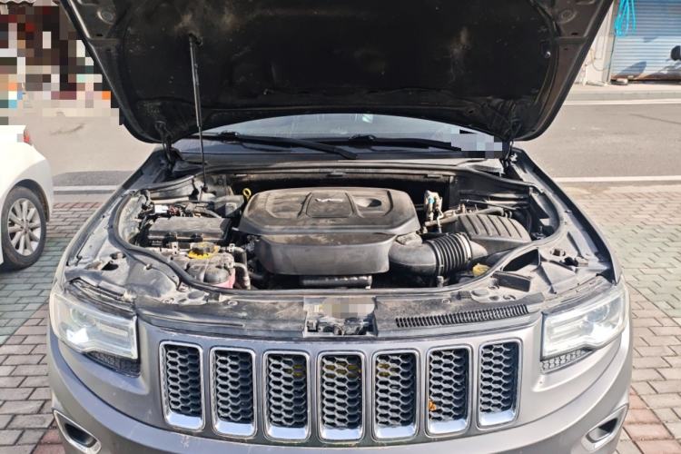 Used Jeep Grand Cherokee 2016 3.6L Luxury Navigation Edition Engine Bay