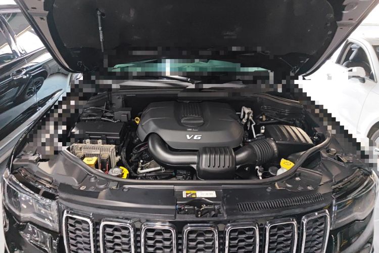 Used Jeep Grand Cherokee 2016 3.0L Elite Navigation Edition Engine Bay