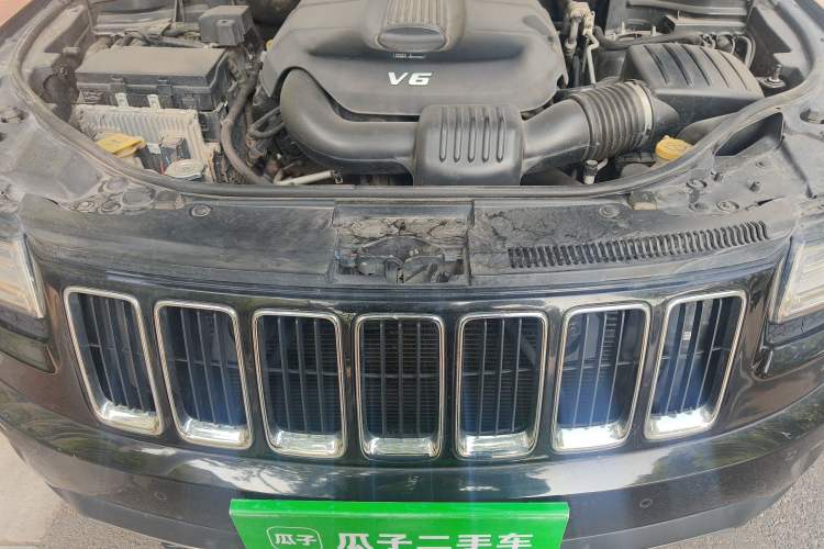 Used Jeep Grand Cherokee 2016 3.0L Comfort Navigation Edition Engine Bay