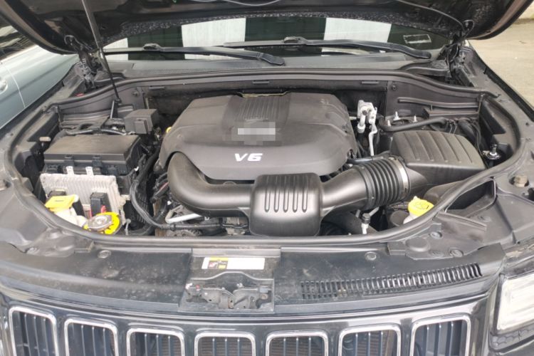 Used Jeep Grand Cherokee 2016 3.0L Comfort Navigation Edition Engine Bay