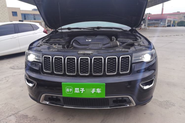 Used Jeep Grand Cherokee 2016 3.0L Comfort Navigation Edition Engine Bay