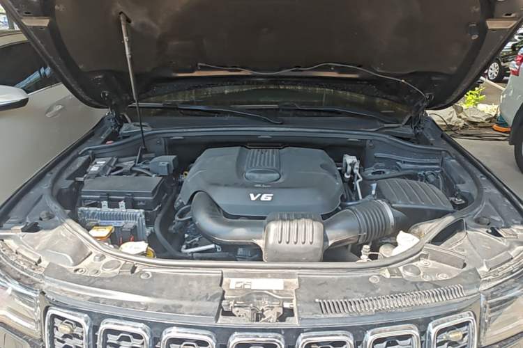 Used Jeep Grand Cherokee 2016 3.0L Comfort Navigation Edition Engine Bay