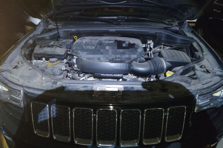 Used Jeep Grand Cherokee 2016 3.6L Luxury Navigation Edition Engine Bay