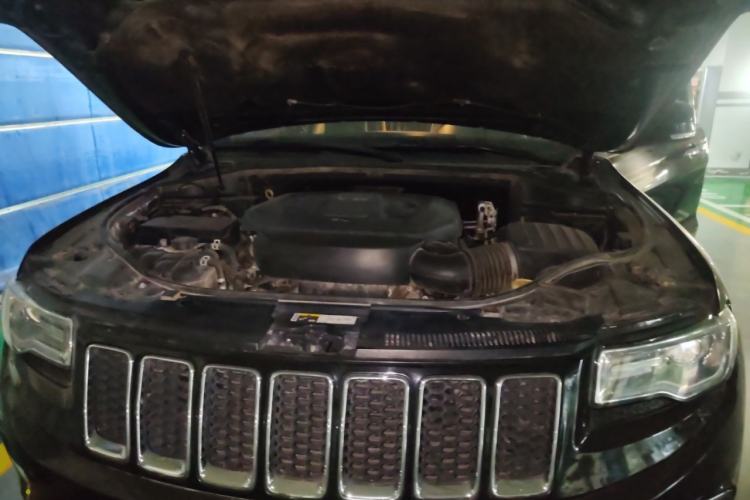 Used Jeep Grand Cherokee 2016 3.6L Luxury Navigation Edition Engine Bay