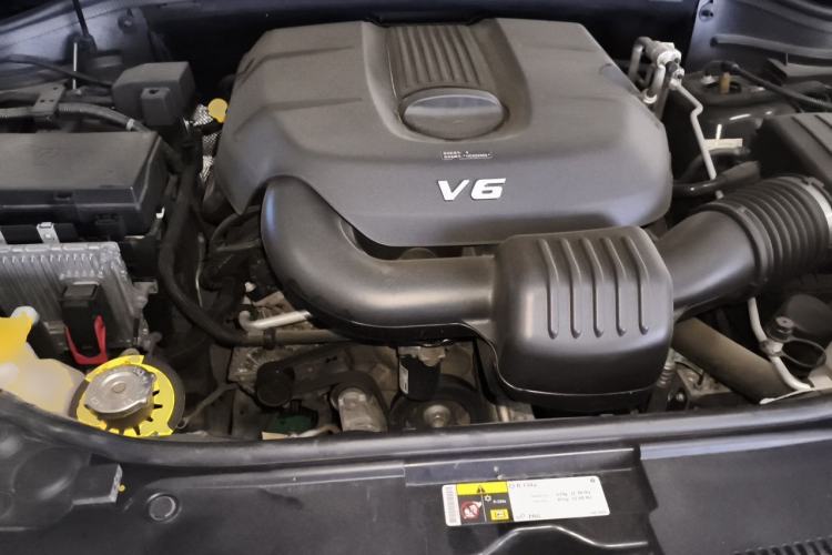 Used Jeep Grand Cherokee 2016 3.0L Elite Navigation Edition Engine Bay