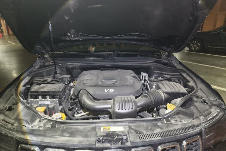 Used Jeep Grand Cherokee 2016 3.0L Comfort Navigation Edition Engine Bay