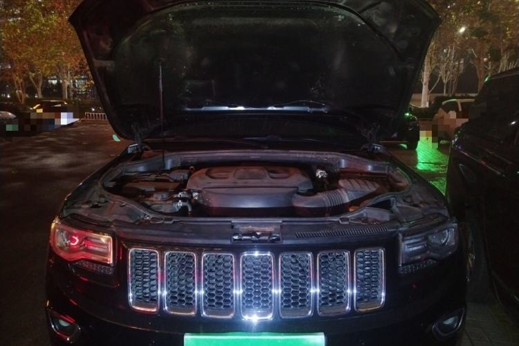Used Jeep Grand Cherokee 2016 3.6L Luxury Navigation Edition Engine Bay