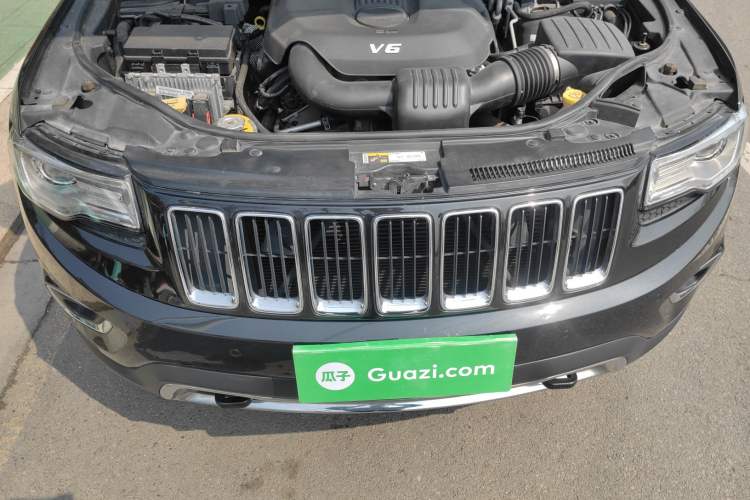 Used Jeep Grand Cherokee 2016 3.0L Comfort Navigation Edition Engine Bay