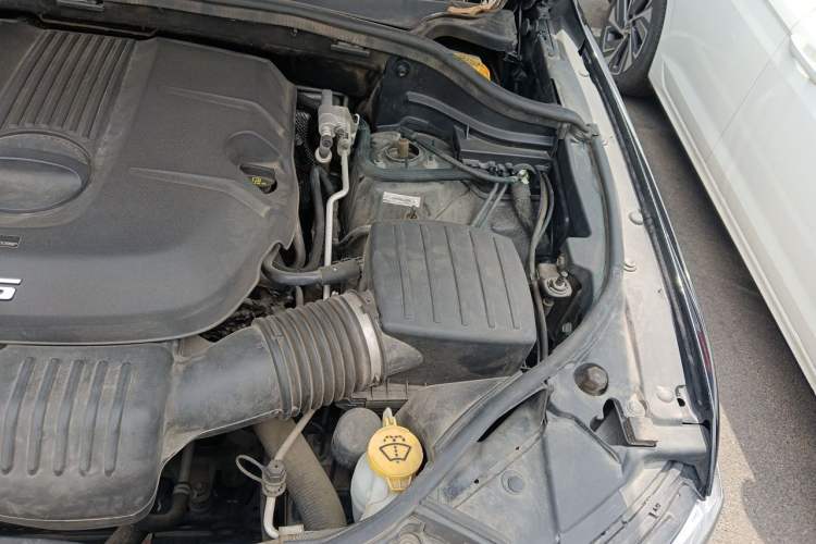 Used Jeep Grand Cherokee 2016 3.0L Elite Navigation Edition Engine Bay Left