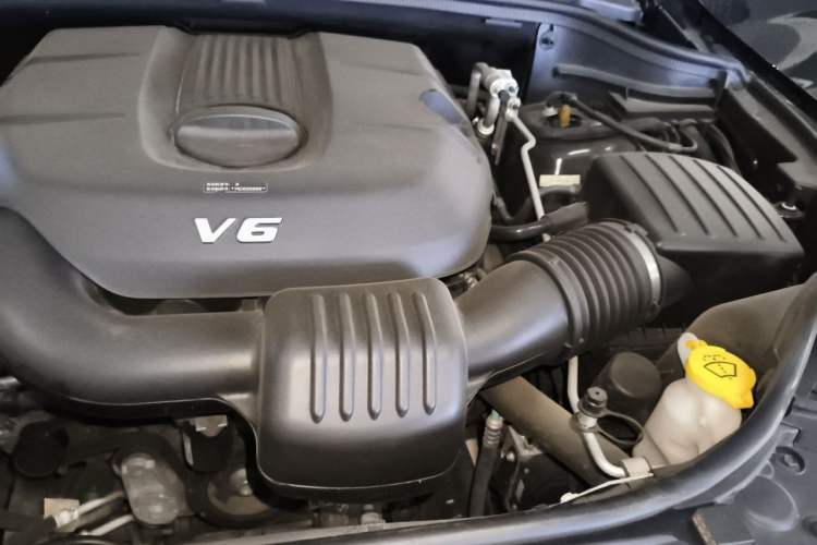 Used Jeep Grand Cherokee 2016 3.0L Elite Navigation Edition Engine Bay Left