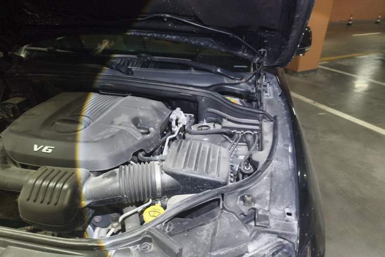 Used Jeep Grand Cherokee 2016 3.0L Comfort Navigation Edition Engine Bay Left