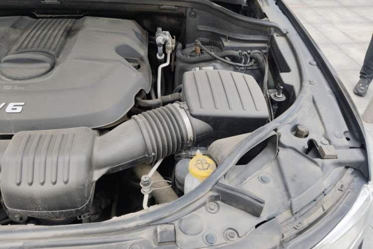Used Jeep Grand Cherokee 2016 3.0L Elite Navigation Edition Engine Bay Left