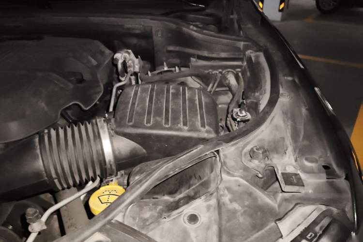 Used Jeep Grand Cherokee 2016 3.0L Comfort Navigation Edition Engine Bay Left