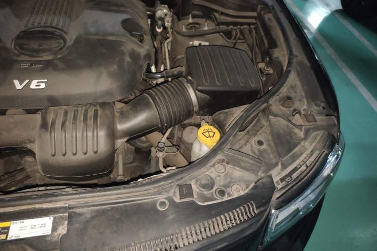 Used Jeep Grand Cherokee 2016 3.0L Comfort Navigation Edition Engine Bay Left