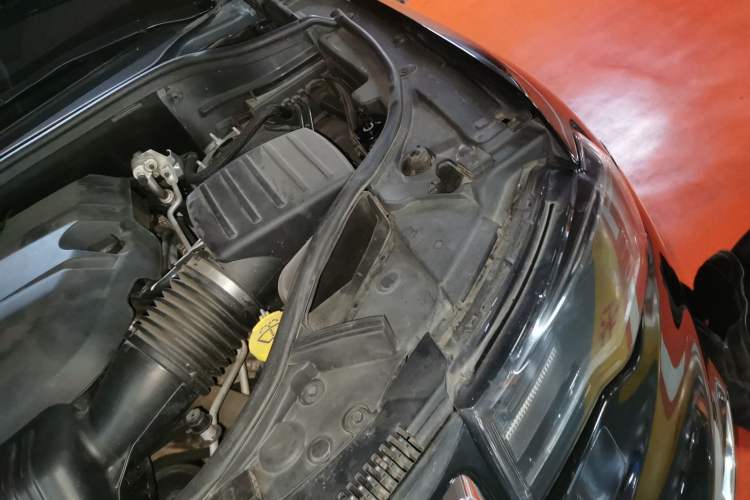 Used Jeep Grand Cherokee 2016 3.0L Comfort Navigation Edition Engine Bay Left