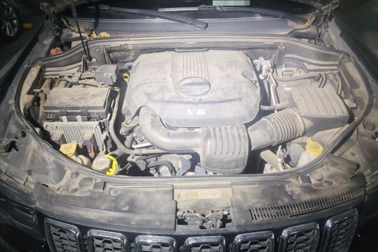 Used Jeep Grand Cherokee 2016 3.0L Comfort Navigation Edition Engine Bay