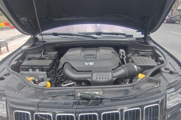 Used Jeep Grand Cherokee 2016 3.0L Comfort Navigation Edition Engine Bay