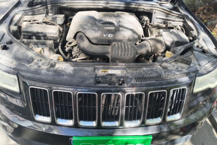 Used Jeep Grand Cherokee 2016 3.0L Comfort Navigation Edition Engine Bay