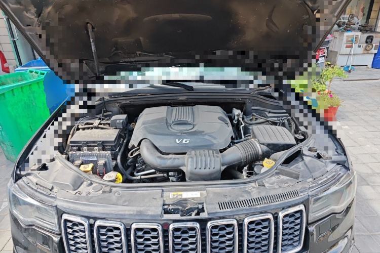 Used Jeep Grand Cherokee 2016 3.0L Elite Navigation Edition Engine Bay
