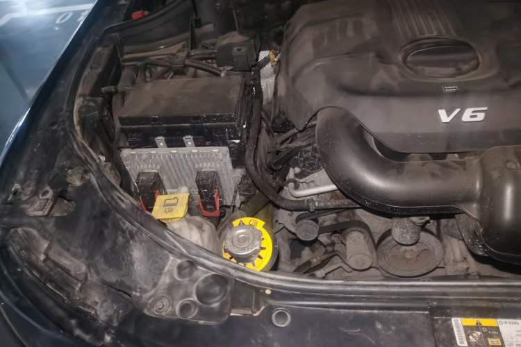 Used Jeep Grand Cherokee 2016 3.0L Comfort Navigation Edition Engine Bay Right