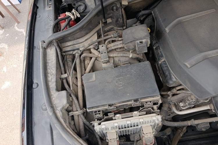 Used Jeep Grand Cherokee 2016 3.0L Elite Navigation Edition Engine Bay Right