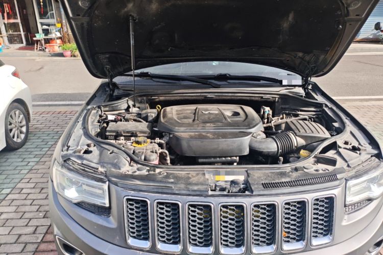 Used Jeep Grand Cherokee 2016 3.6L Luxury Navigation Edition Engine Bay Right