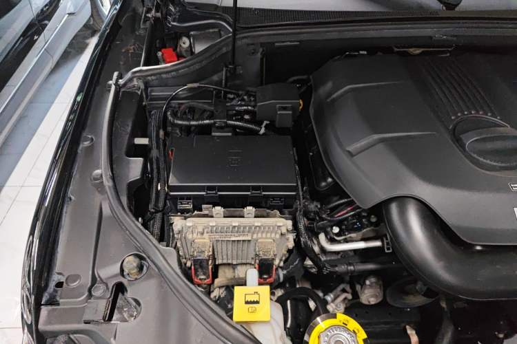 Used Jeep Grand Cherokee 2016 3.0L Elite Navigation Edition Engine Bay Right