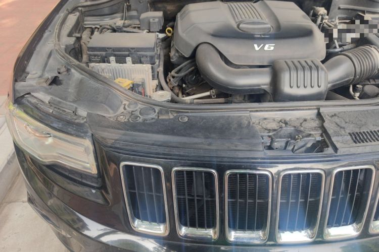 Used Jeep Grand Cherokee 2016 3.0L Comfort Navigation Edition Engine Bay Right