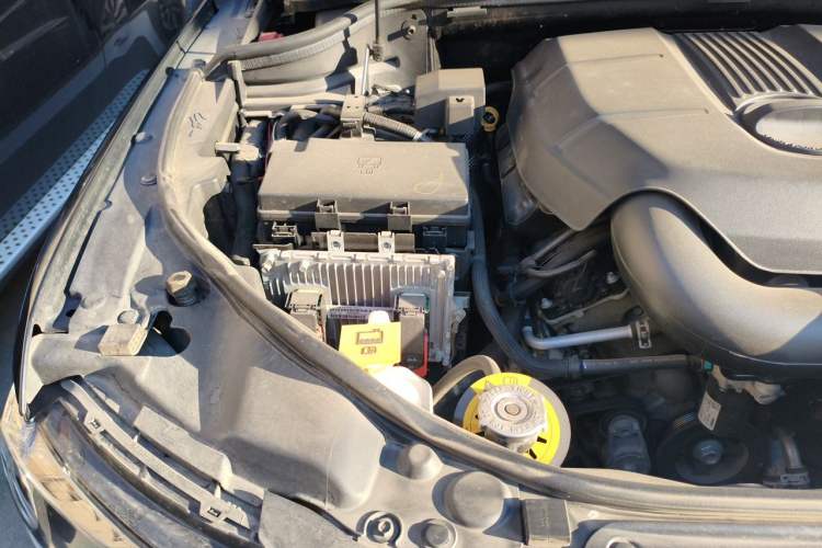 Used Jeep Grand Cherokee 2016 3.0L Elite Navigation Edition Engine Bay Right
