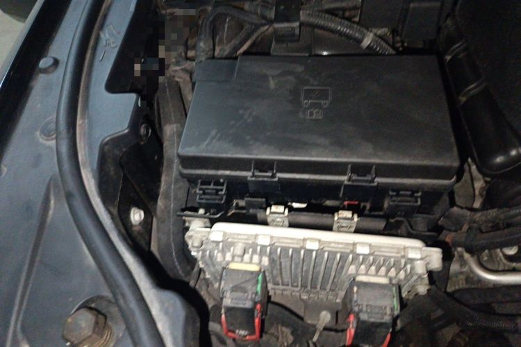 Used Jeep Grand Cherokee 2016 3.0L Comfort Navigation Edition Engine Bay Right