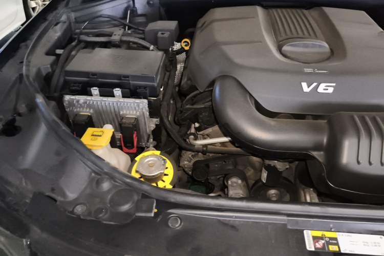 Used Jeep Grand Cherokee 2016 3.0L Elite Navigation Edition Engine Bay Right