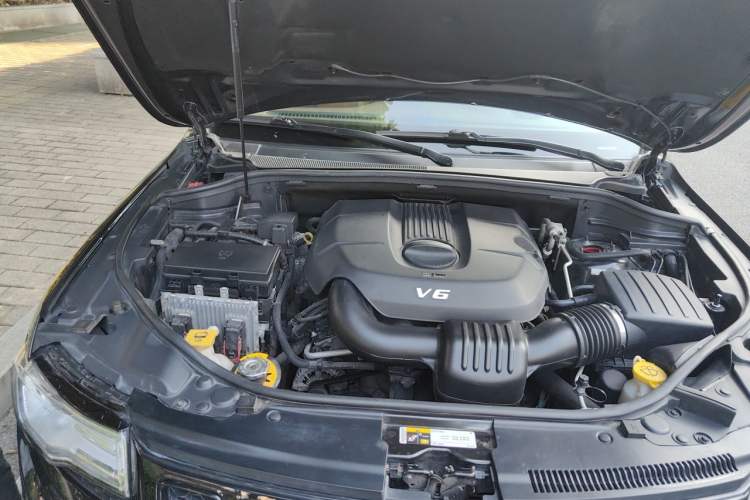 Used Jeep Grand Cherokee 2016 3.0L Comfort Navigation Edition Engine Bay Right