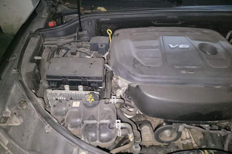 Used Jeep Grand Cherokee 2016 3.6L Elite Navigation Edition Engine Bay Right