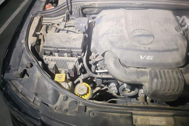Used Jeep Grand Cherokee 2016 3.0L Comfort Navigation Edition Engine Bay Right