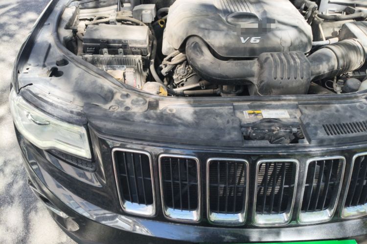 Used Jeep Grand Cherokee 2016 3.0L Comfort Navigation Edition Engine Bay Right