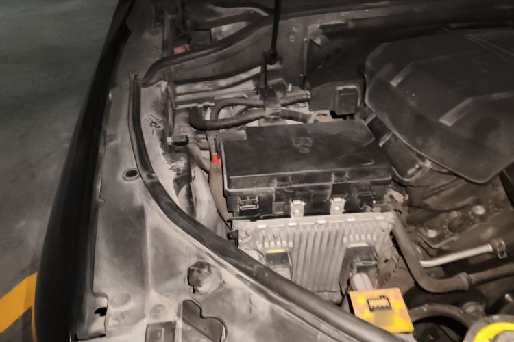 Used Jeep Grand Cherokee 2016 3.0L Comfort Navigation Edition Engine Bay Right