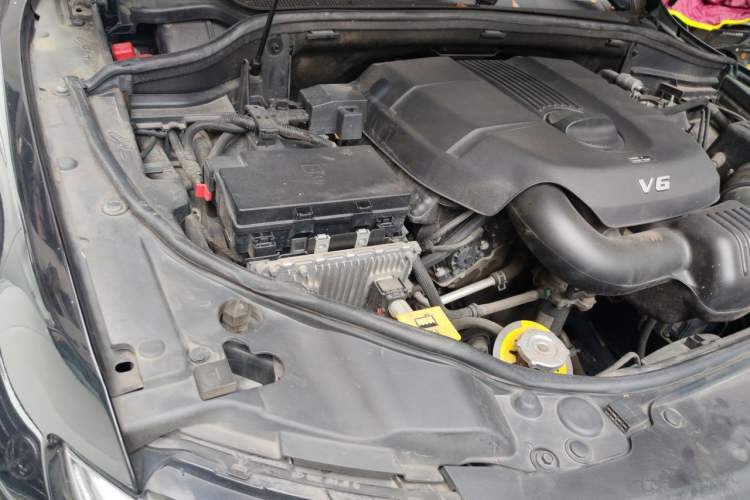 Used Jeep Grand Cherokee 2016 3.0L Comfort Navigation Edition Engine Bay Right