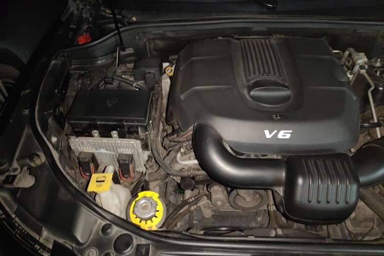 Used Jeep Grand Cherokee 2016 3.0L Comfort Navigation Edition Engine Bay Right