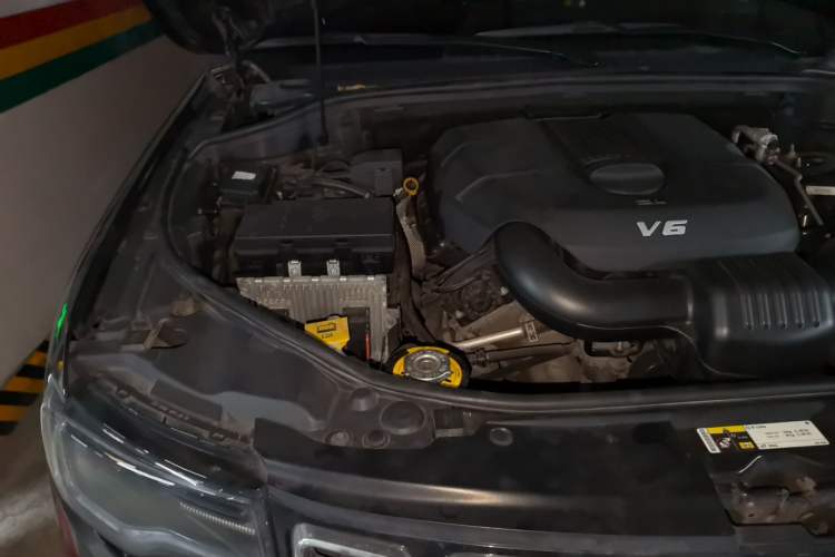 Used Jeep Grand Cherokee 2016 3.0L Comfort Navigation Edition Engine Bay Right