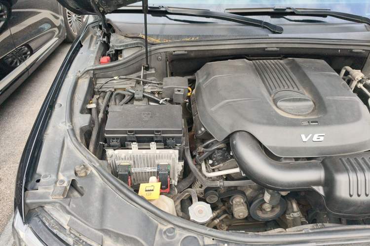 Used Jeep Grand Cherokee 2016 3.0L Elite Navigation Edition Engine Bay Right