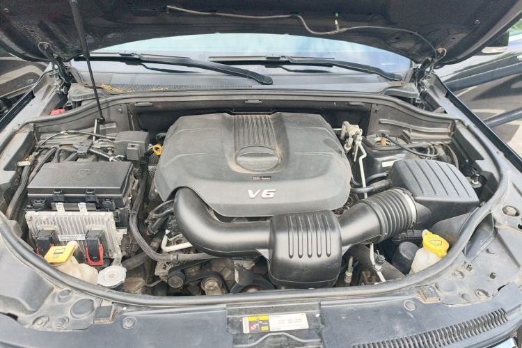 Used Jeep Grand Cherokee 2016 3.0L Elite Navigation Edition Engine Bay