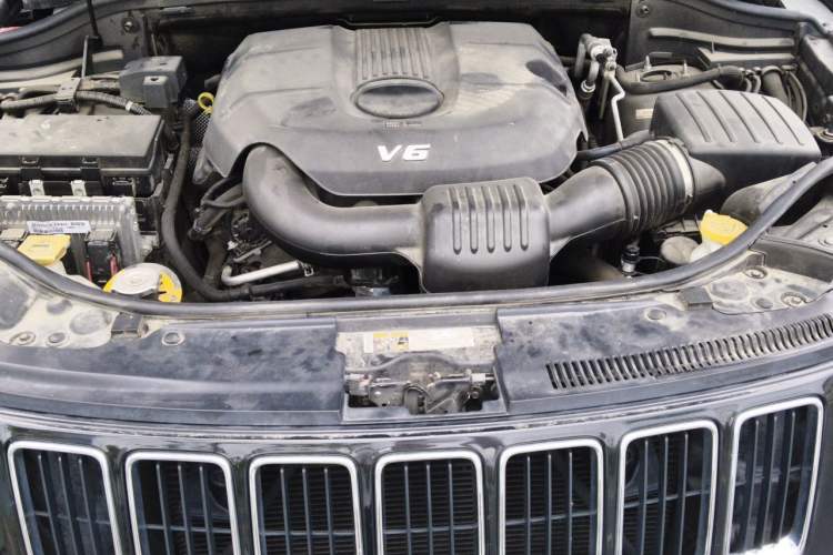 Used Jeep Grand Cherokee 2016 3.0L Comfort Navigation Edition Engine Bay