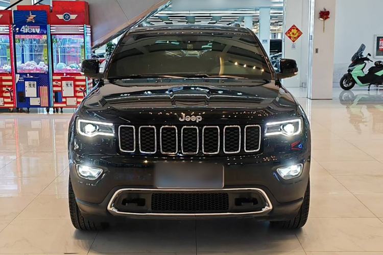 Used Jeep Grand Cherokee 2016 3.0L Comfort Navigation Edition Exterior 1