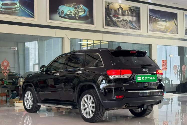 Used Jeep Grand Cherokee 2016 3.0L Comfort Navigation Edition Exterior 2