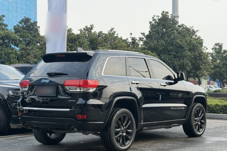 Used Jeep Grand Cherokee 2016 3.0L Comfort Navigation Edition Exterior 3
